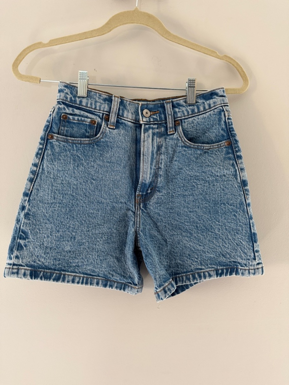 ABERCROMBIE & FITCH HIGH RISE DAD DENIM SHORTS LIGHT BLUE DENIM - Picture 10 of 13
